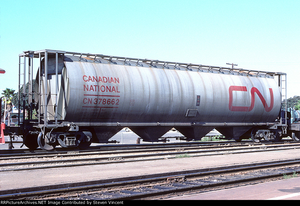 Canadian Natonal 4350 cf covered hopper CN #378662